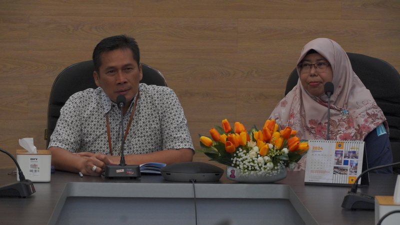 Kunjungan lapangan Prodi Sarjana Teknik Sipil, Universitas Tanjung Pura di Terminal Tipe A Sei Ambawang (3)