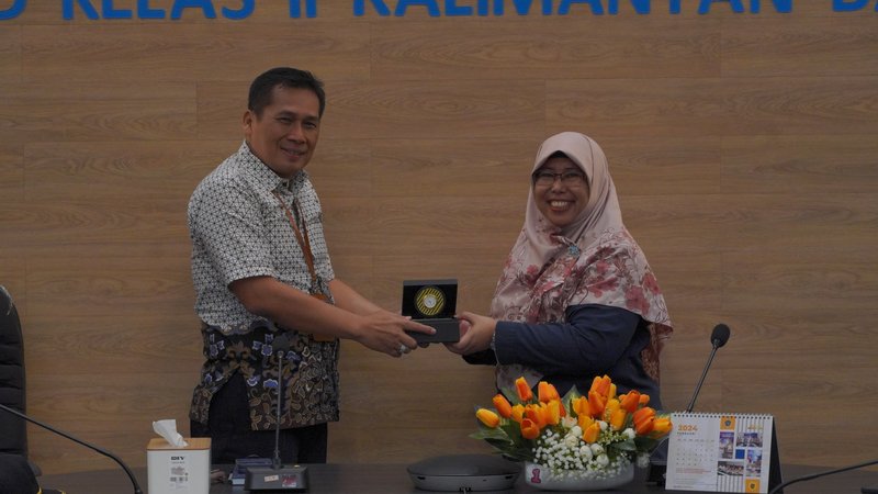 Kunjungan lapangan Prodi Sarjana Teknik Sipil, Universitas Tanjung Pura di Terminal Tipe A Sei Ambawang (4)