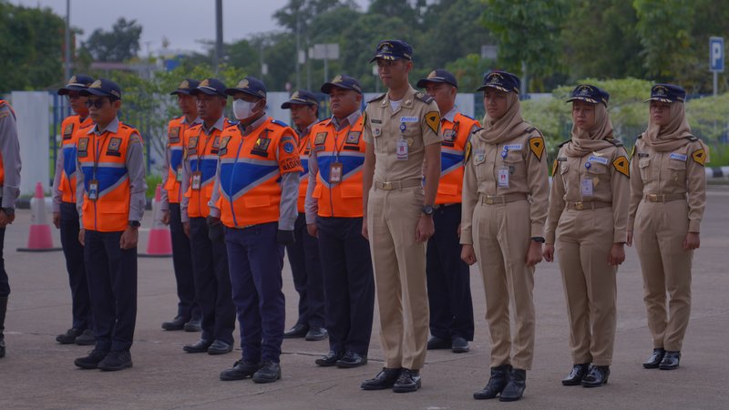 kegiatan Penyerahan Surat Keputusan Pensiun dan Serah Terima Jabatan Pengawas Satuan Pelayanan di Halaman TTA Sei Ambawang (3)