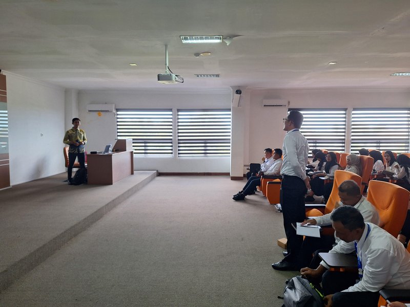 narasumber pada kegiatan Diklat Teknis Manajemen Operasional Pelabuhan Penyeberangan Angkatan I (6)