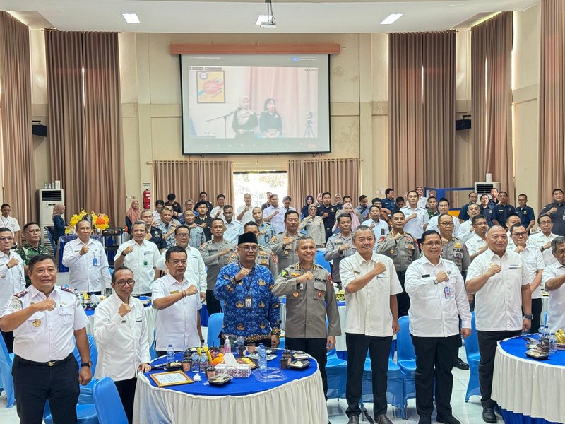 penyerahan Penghargaan Satker Lingkup DjPb Provinsi Kalimanatan Barat. Di Aula Kanwil Ditjen Perbendaharaan Provinsi Kalimantan Barat (1)